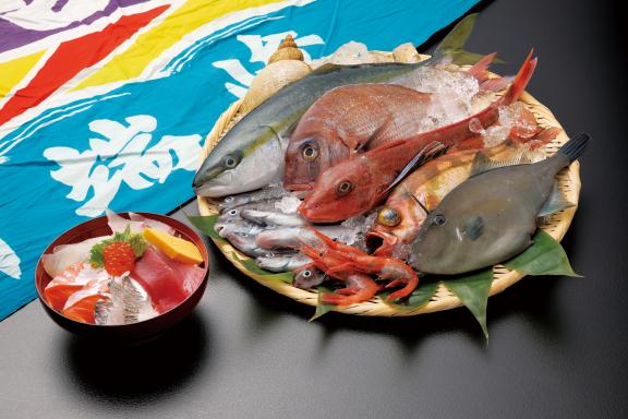 海鮮丼と鮮魚