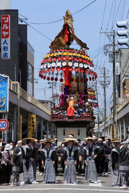 高岡御車山祭