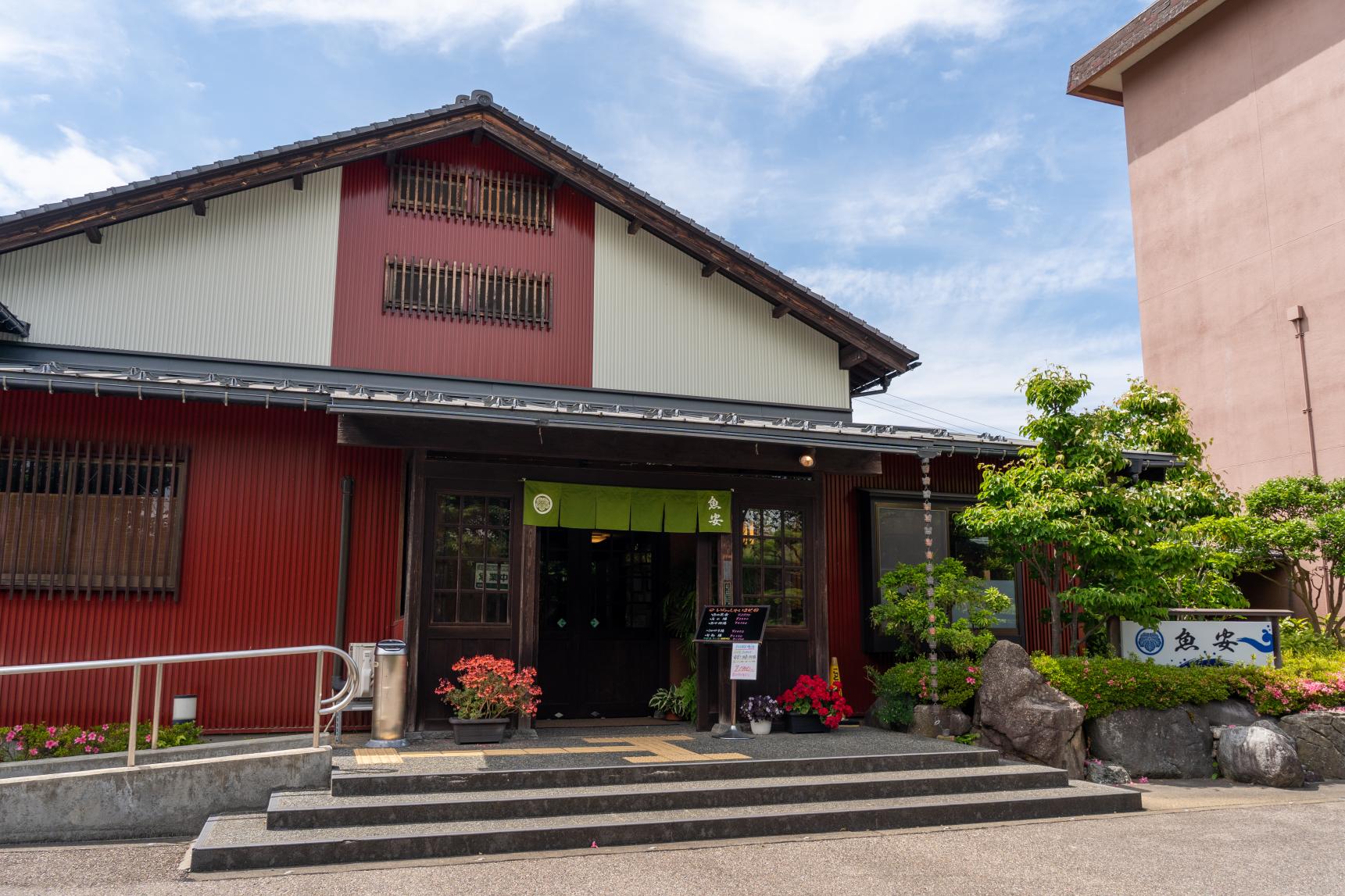 富山で天然鮎を食べるならここへ！-0