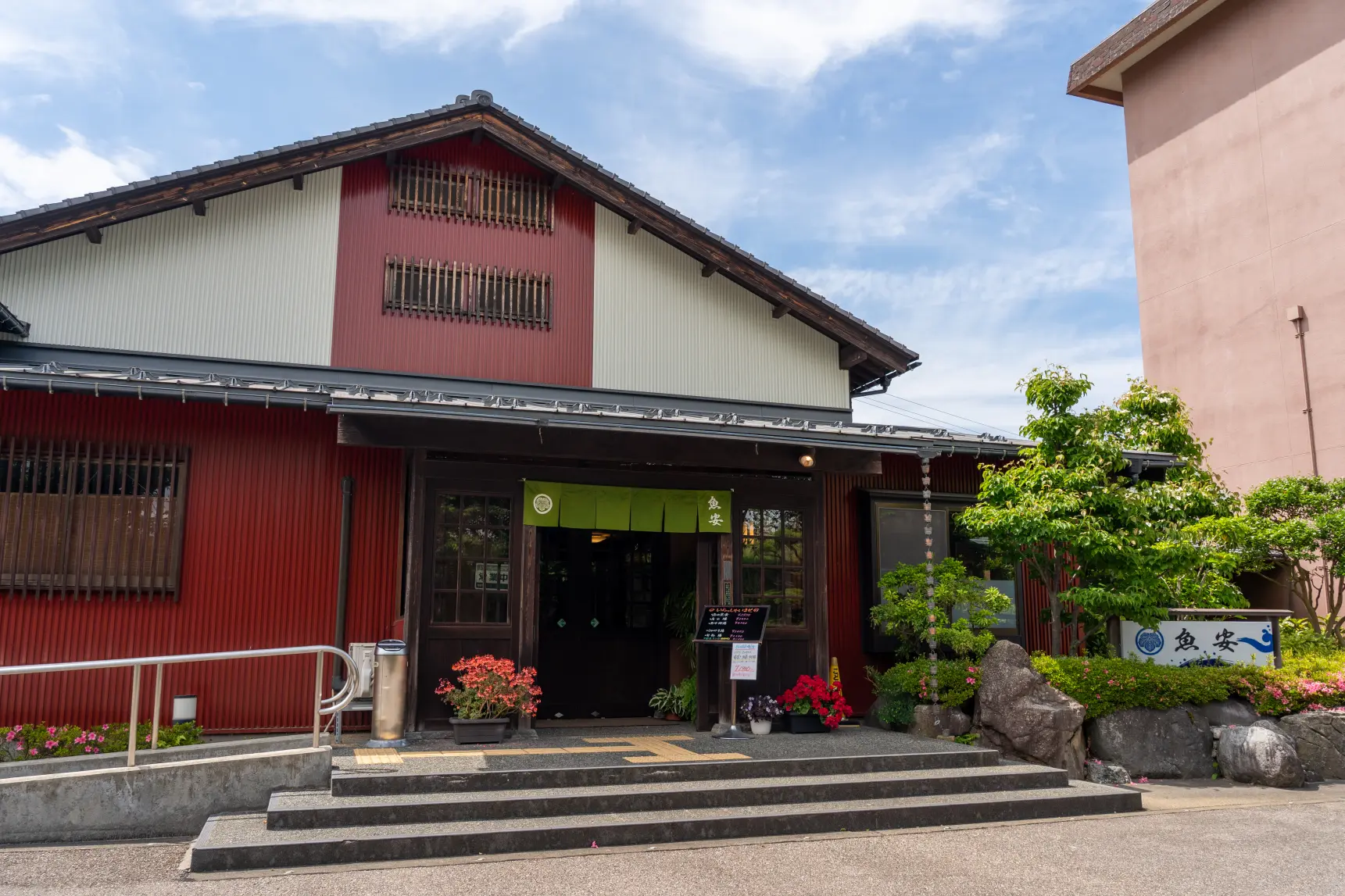 富山で天然鮎を食べるならここへ！-0