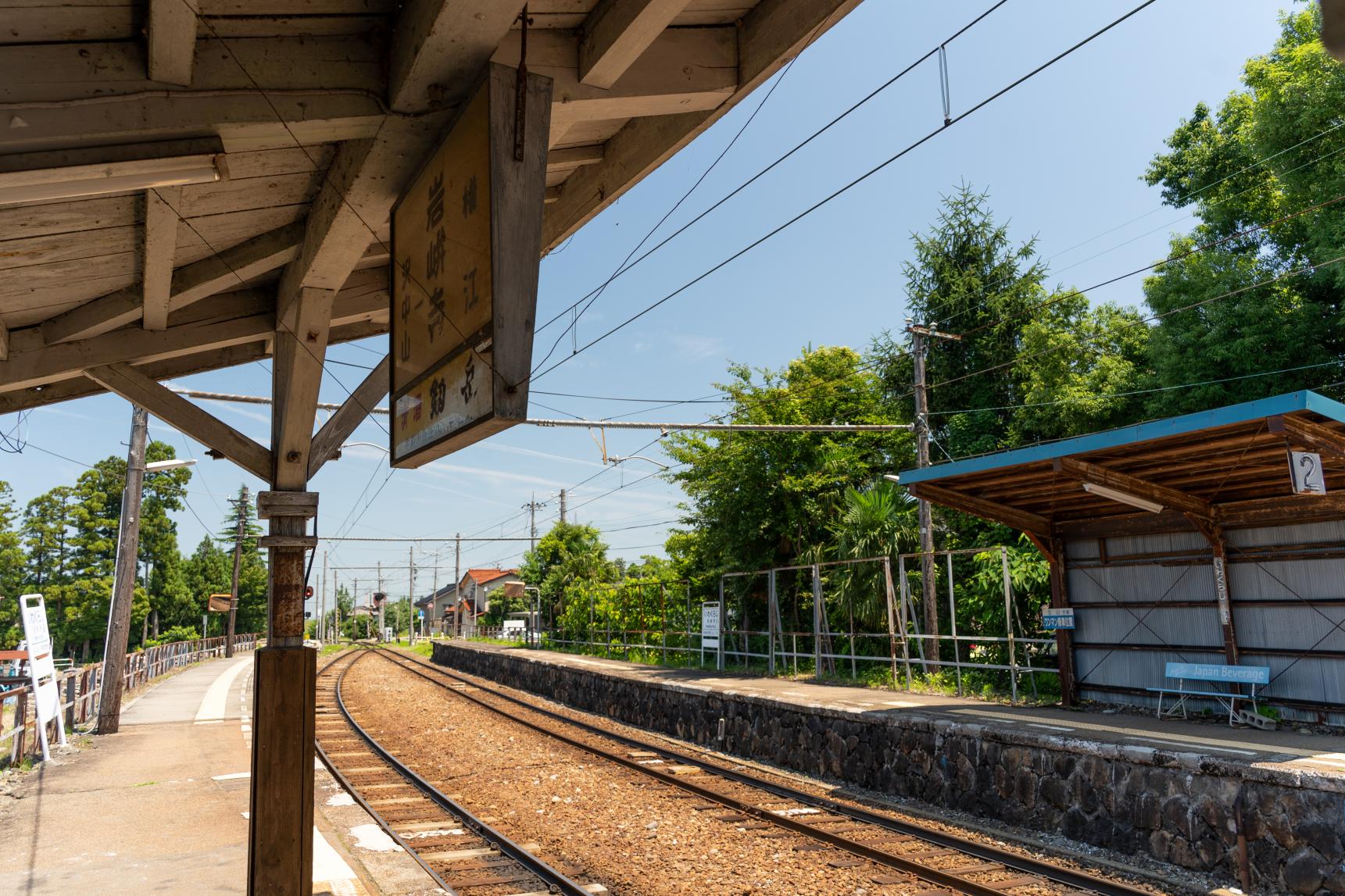 思わず写真を撮りたくなる富山地方鉄道の駅舎-0