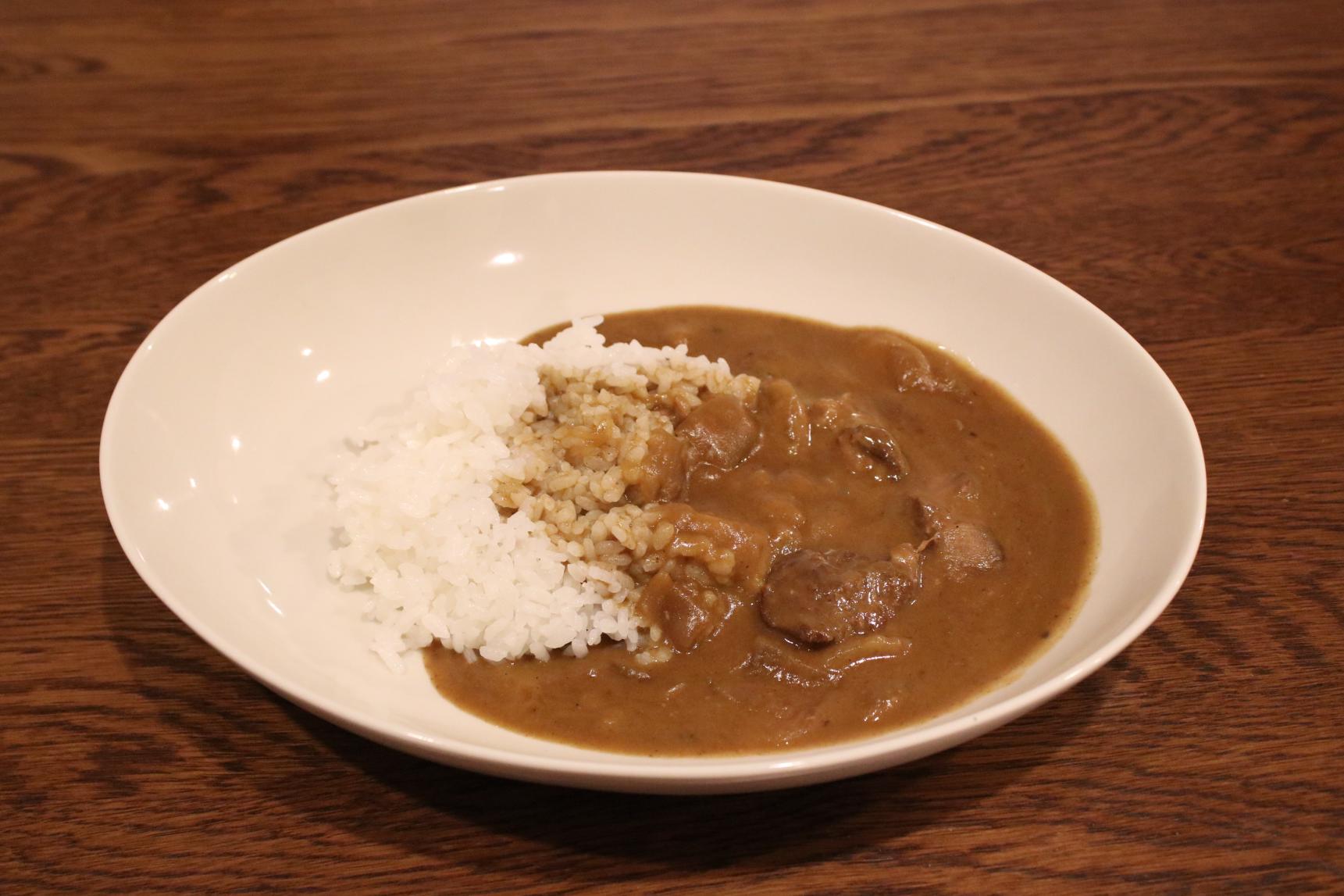 野菜の甘みに癒される「となみ野産たまねぎカレー」-1