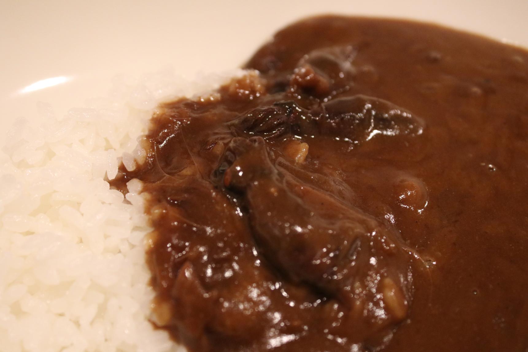 富山ならではの海鮮を満喫！「白えびとほたるいかのシーフードカレー」-2