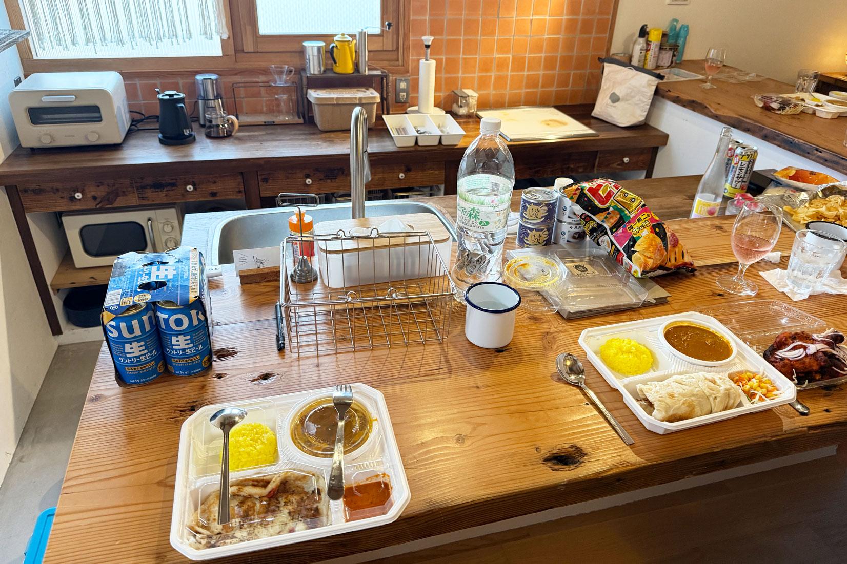 食事は持ち込んでワイワイするのがおすすめ-0