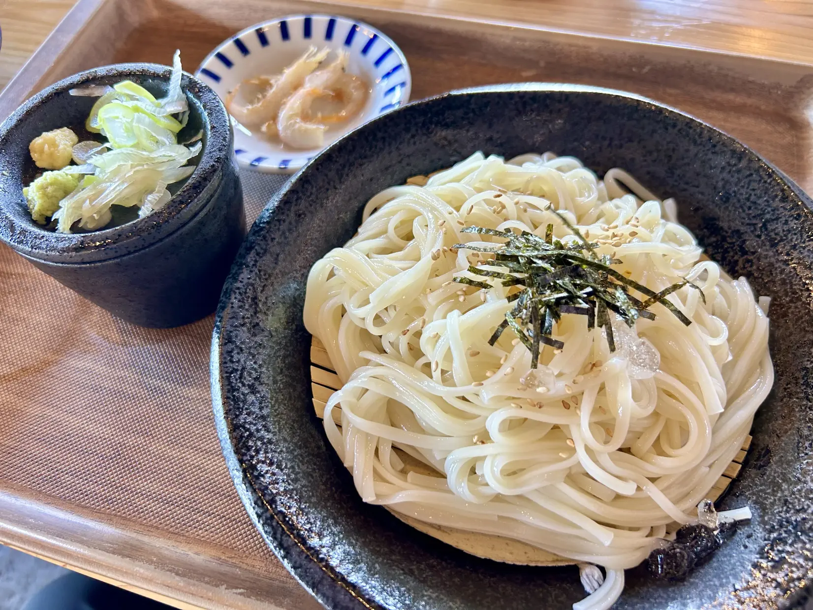鮮度抜群の海鮮丼から郷土の味まで揃う多彩なメニュー-3