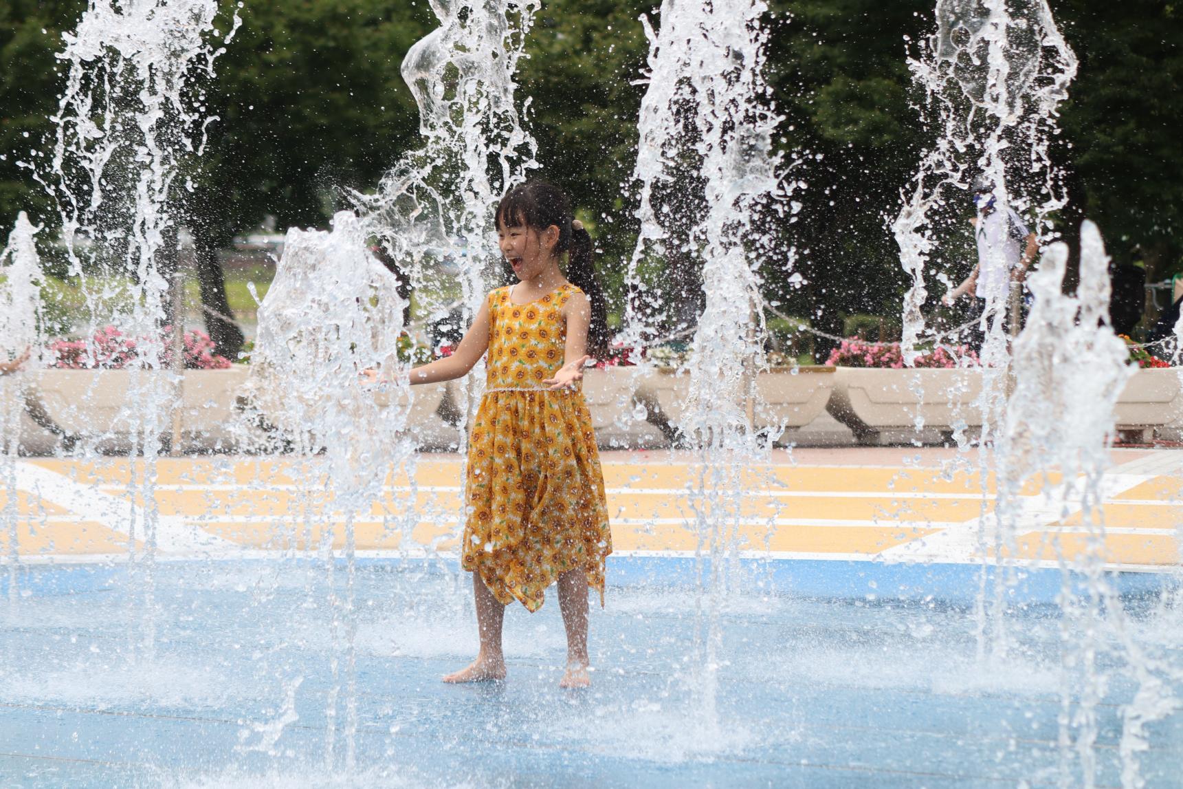 １．小学生も楽しめる「県民公園　太閤山ランド」の「噴水パラダイス」！-2