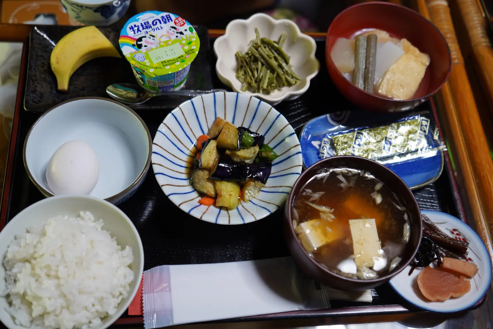 お散歩後には、朝食を！-0