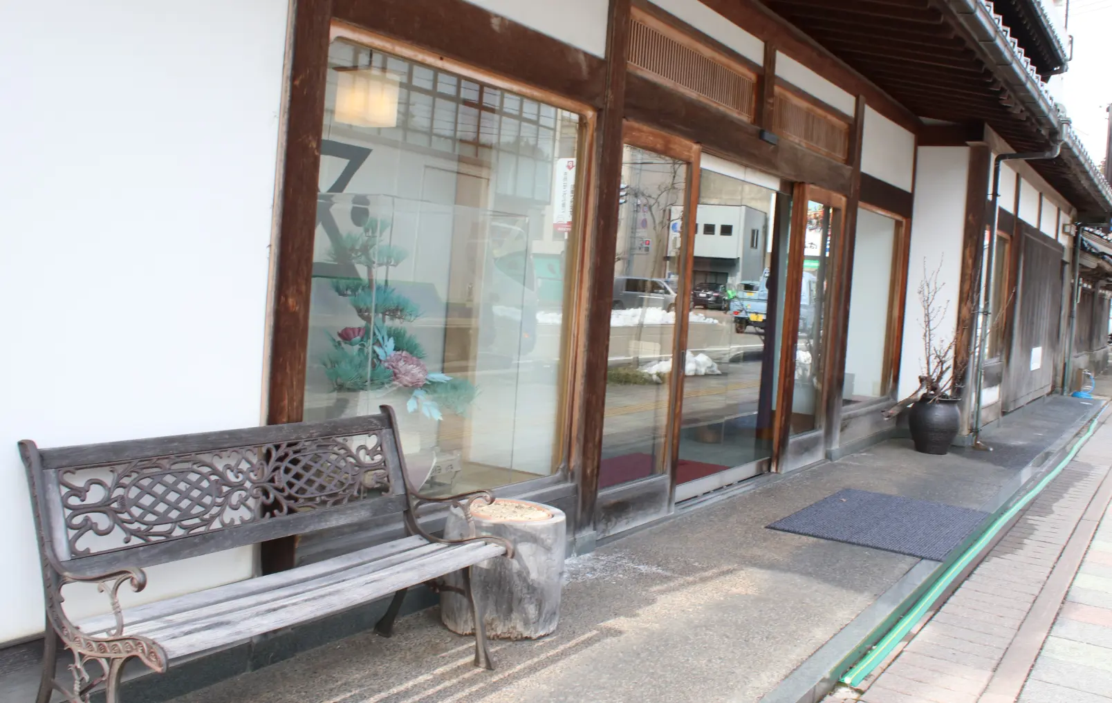 お土産を買うなら「五郎丸屋」へ-1