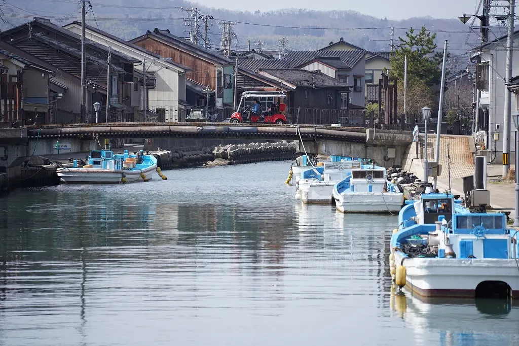 まずは、内川沿いにある「奈呉町駐車場」へ！-1