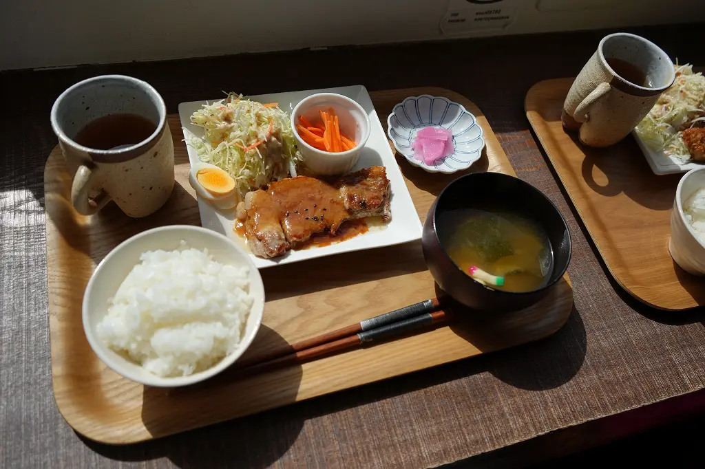 ランチは、内川沿いにある「番屋カフェ」へ！-2