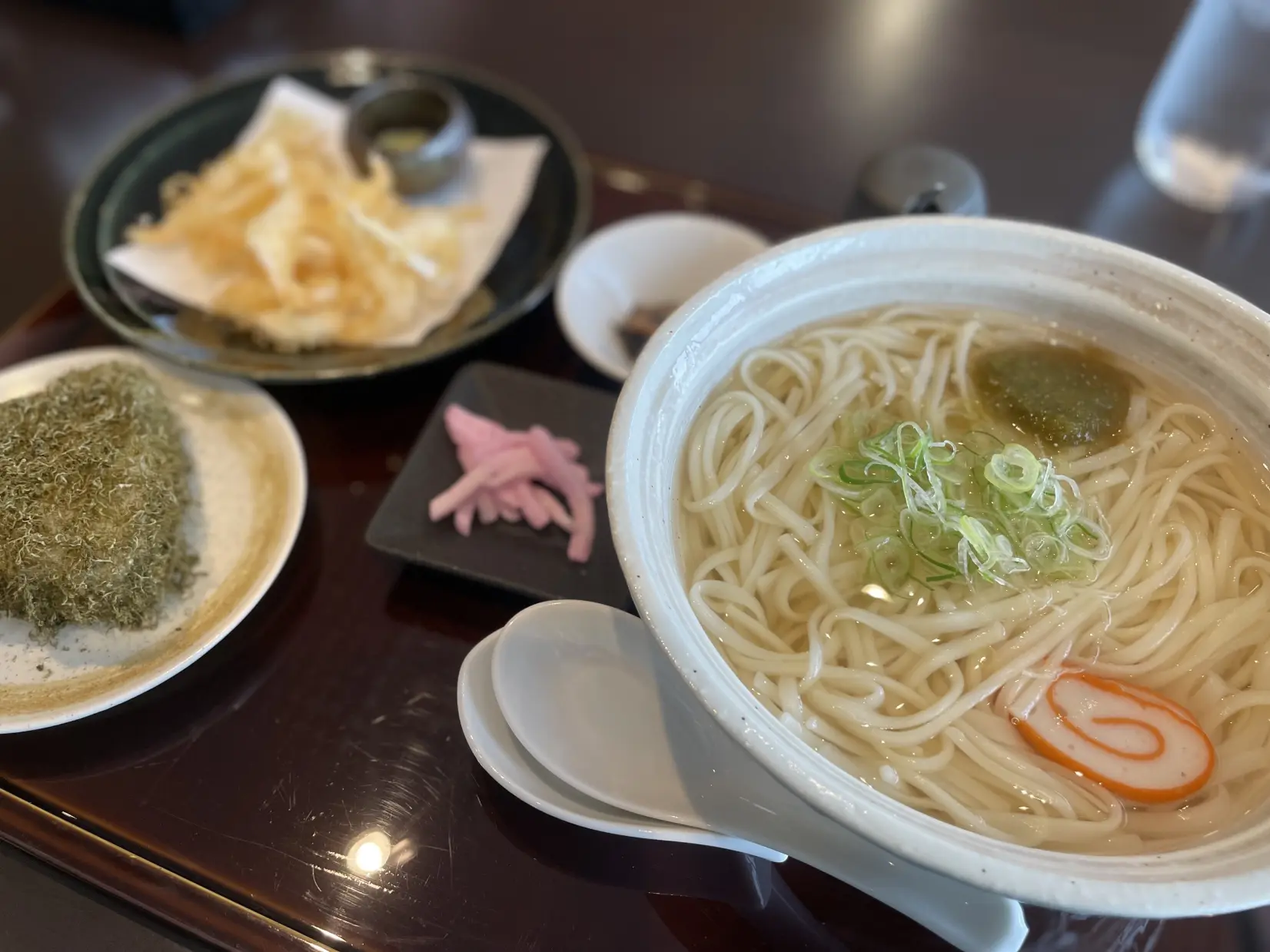 シロエビグルメとは-1