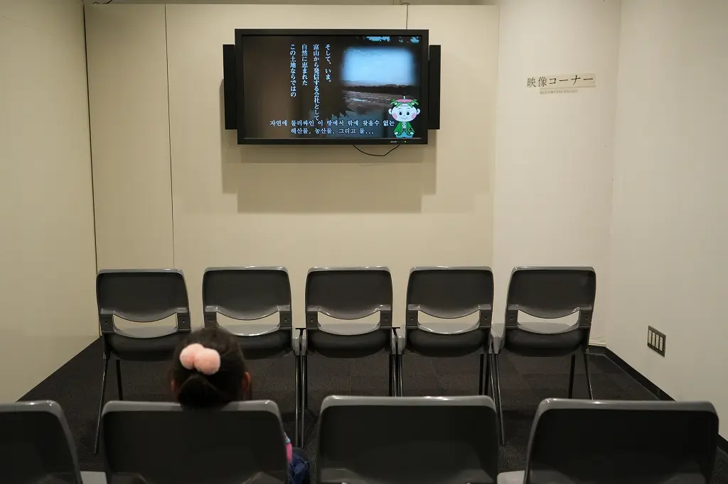 パネル展示から工場見学も！-5