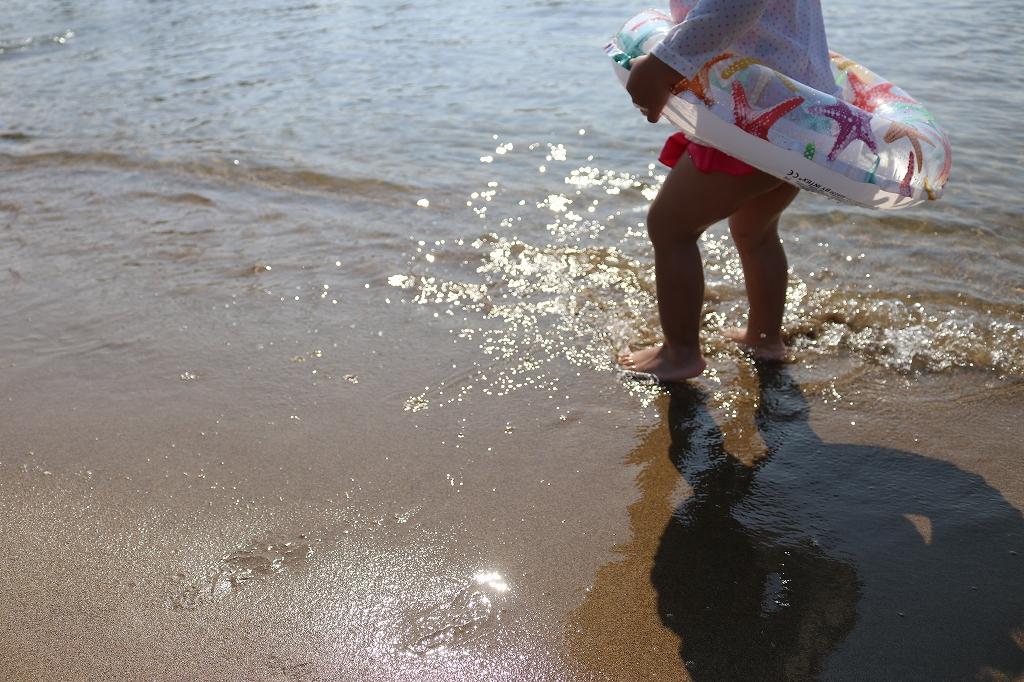 小さいお子さんは、海水浴に、砂浜で砂遊びも！-1