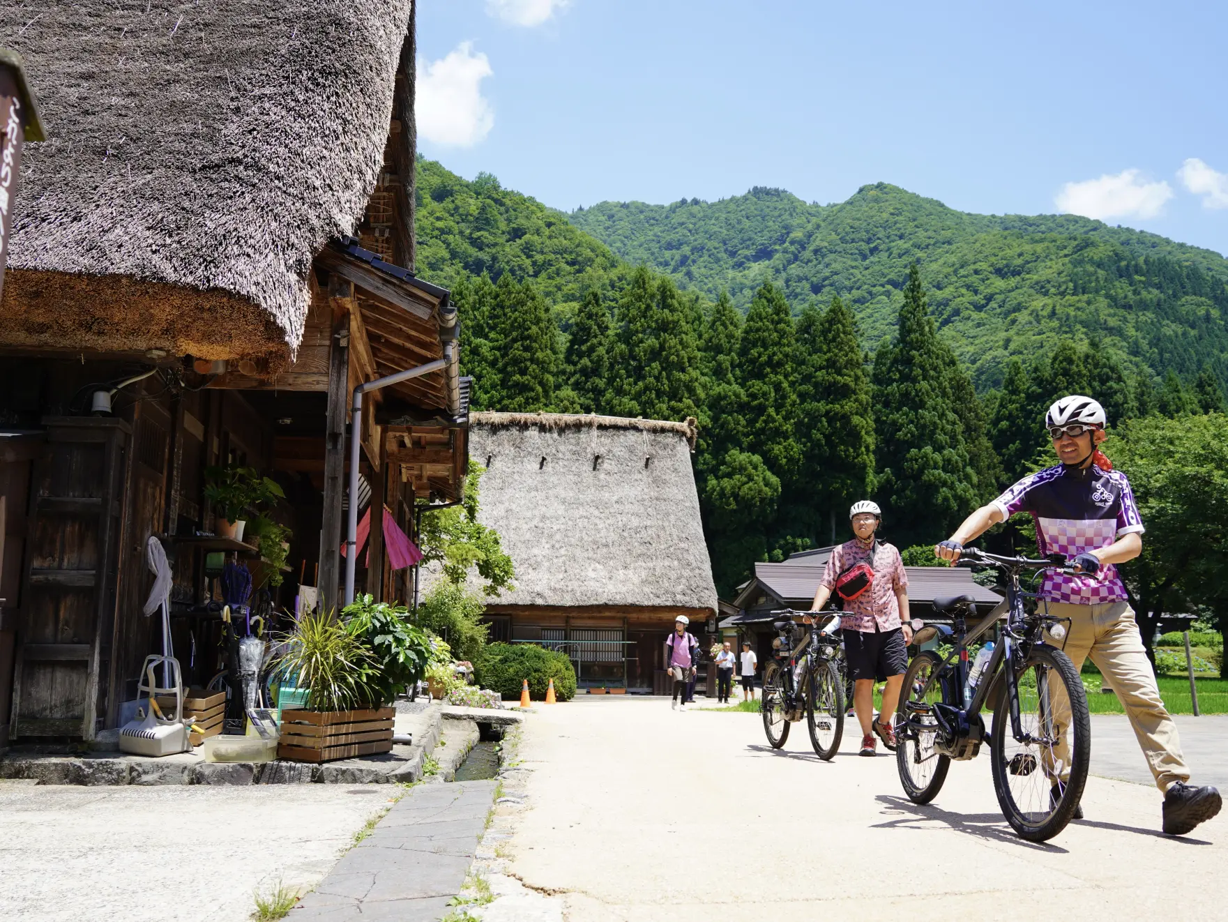 絶景を楽しみつつ、菅沼合掌造り集落へ-0