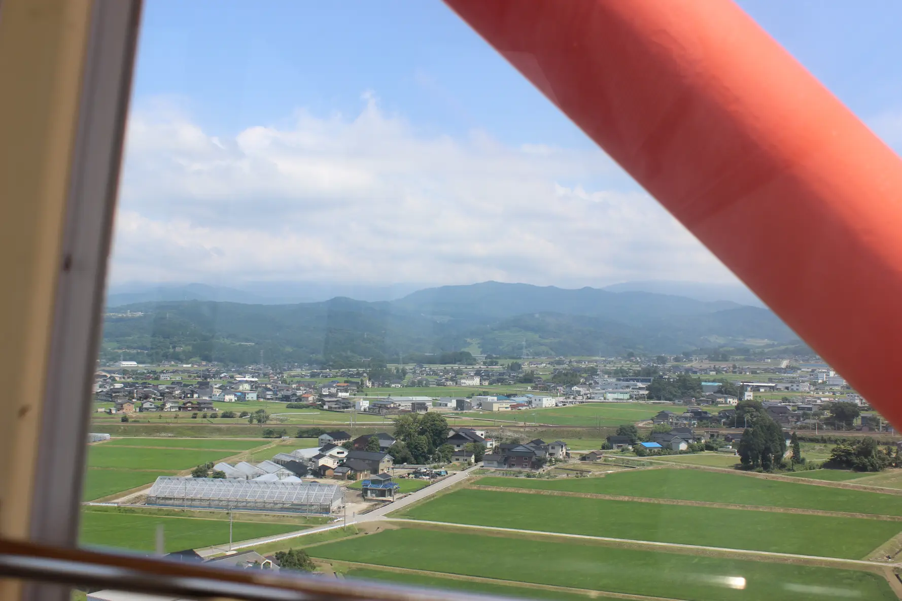 大観覧車で、山々と大海原を眺める！-0