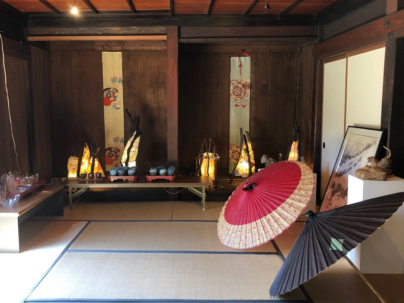 館内は和紙展示館。これも和紙？あれも・・和紙？！-2