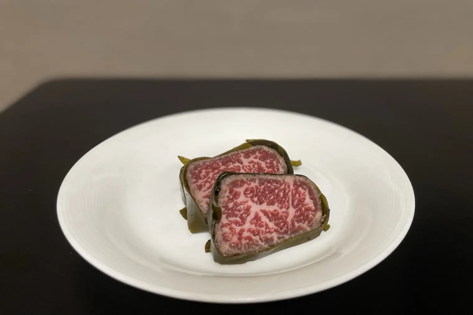 肉好きにはたまらない「和牛昆布〆」-2