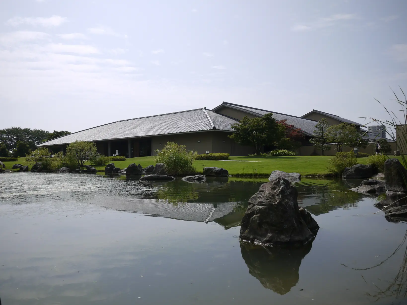 和風庭園好き必見】富山県水墨美術館の「五福山水苑」や新公開の庭園に