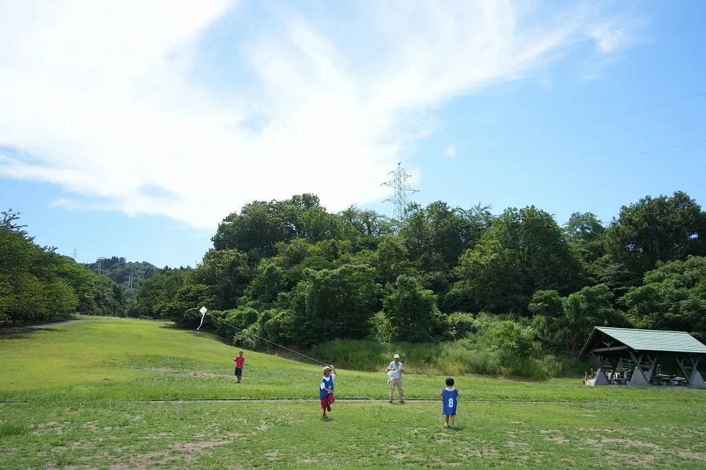「寺家公園」から車で約5分、「猿倉山森林公園」へ！-0