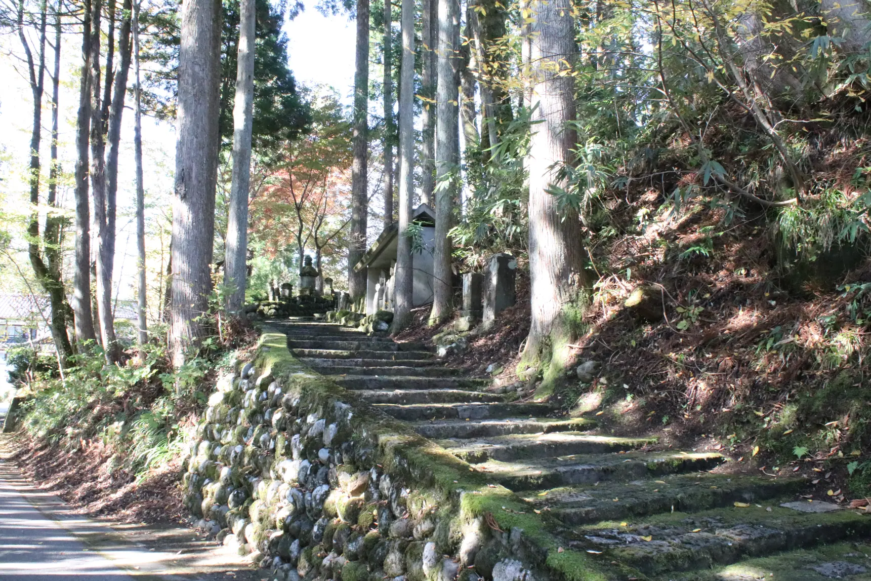 「閻魔堂」と「布橋」で、立山の地獄と極楽を体験-2