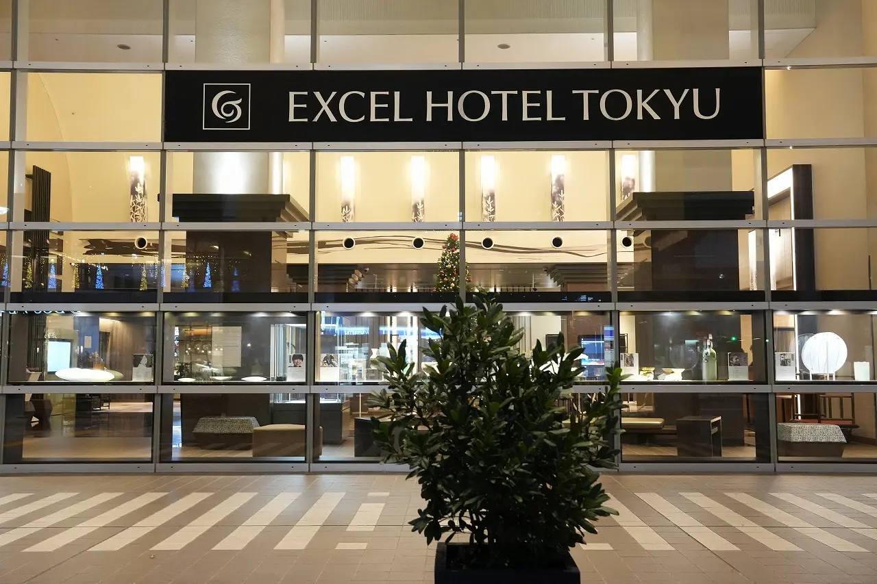 富山駅から徒歩3分の好立地！開放感あふれるロビー！-0