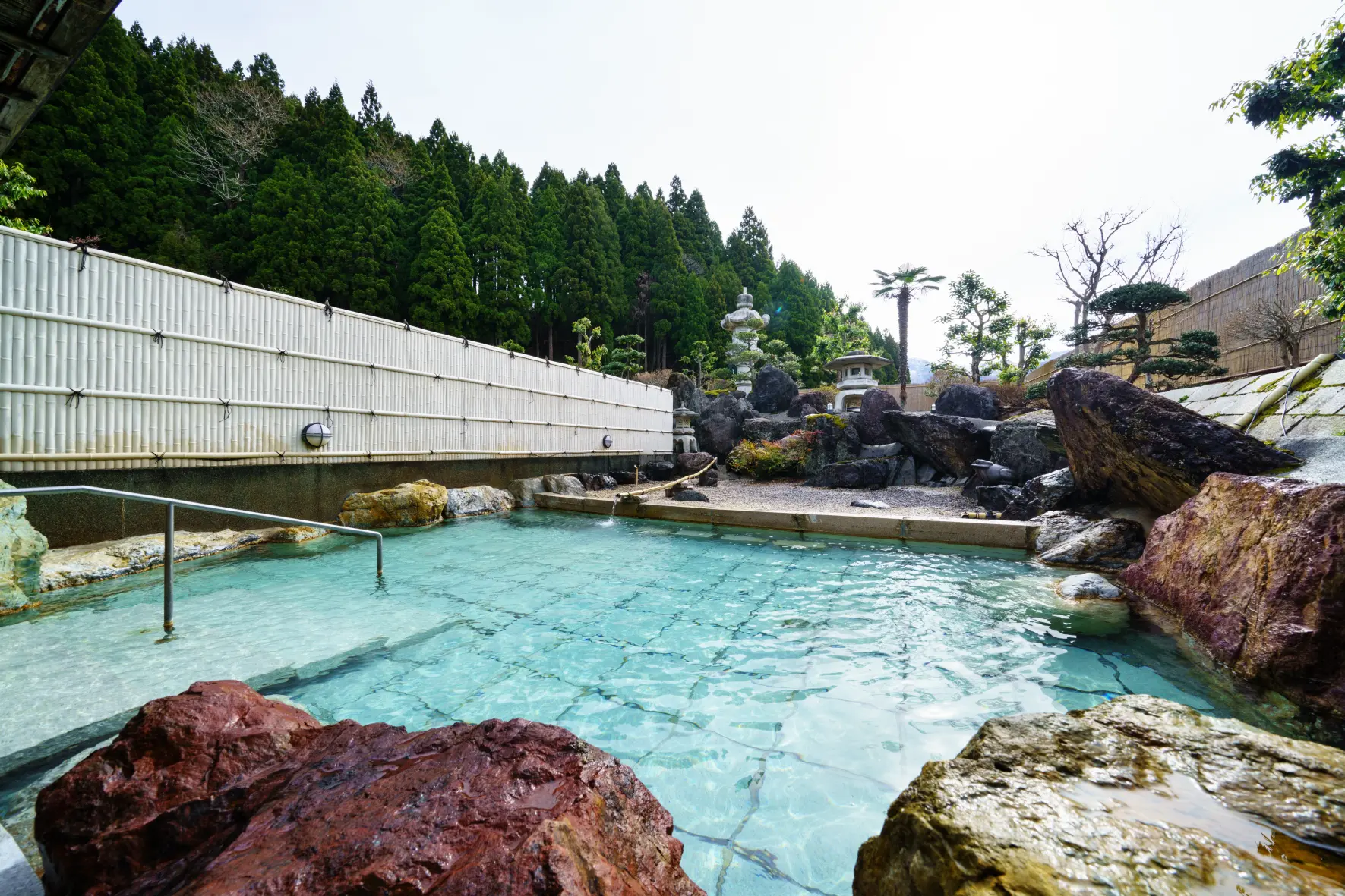 「天然の化粧水」美肌の湯を堪能-1