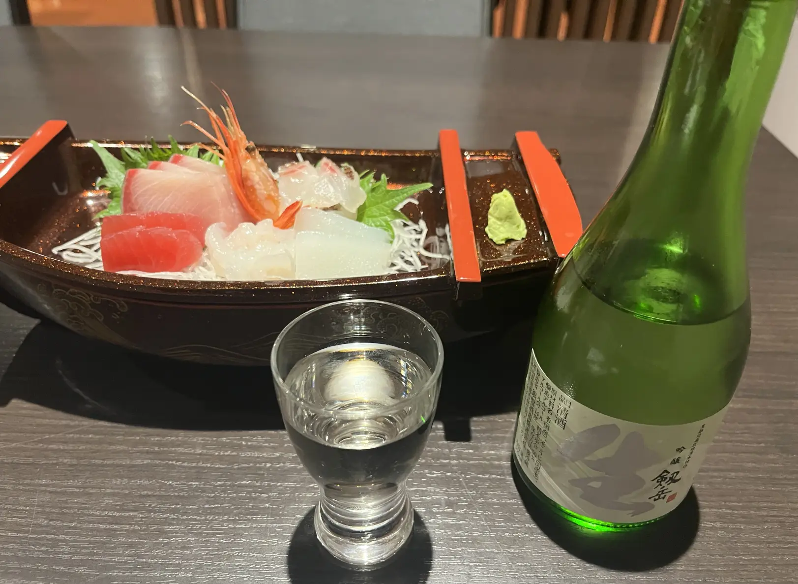 豪華な舟盛りと地酒付の夕食-1