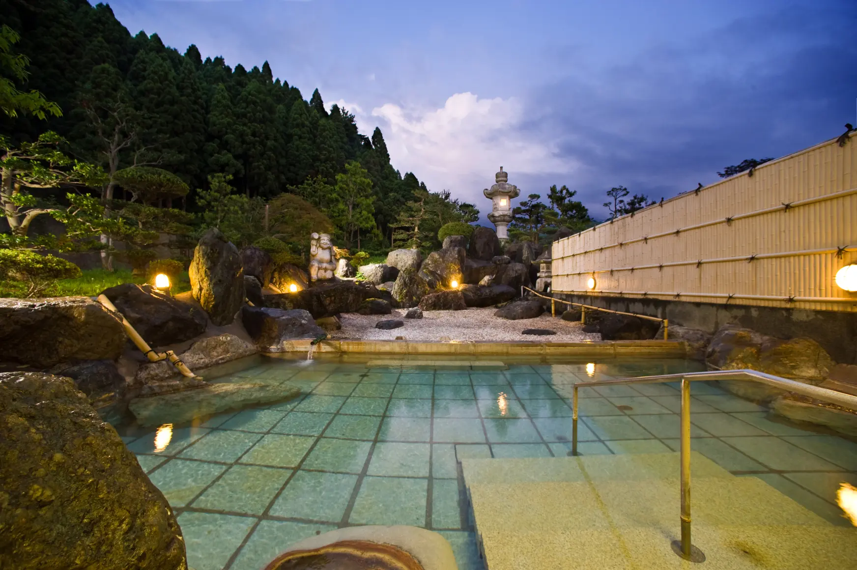 夫婦水入らずの夜は更ける-0