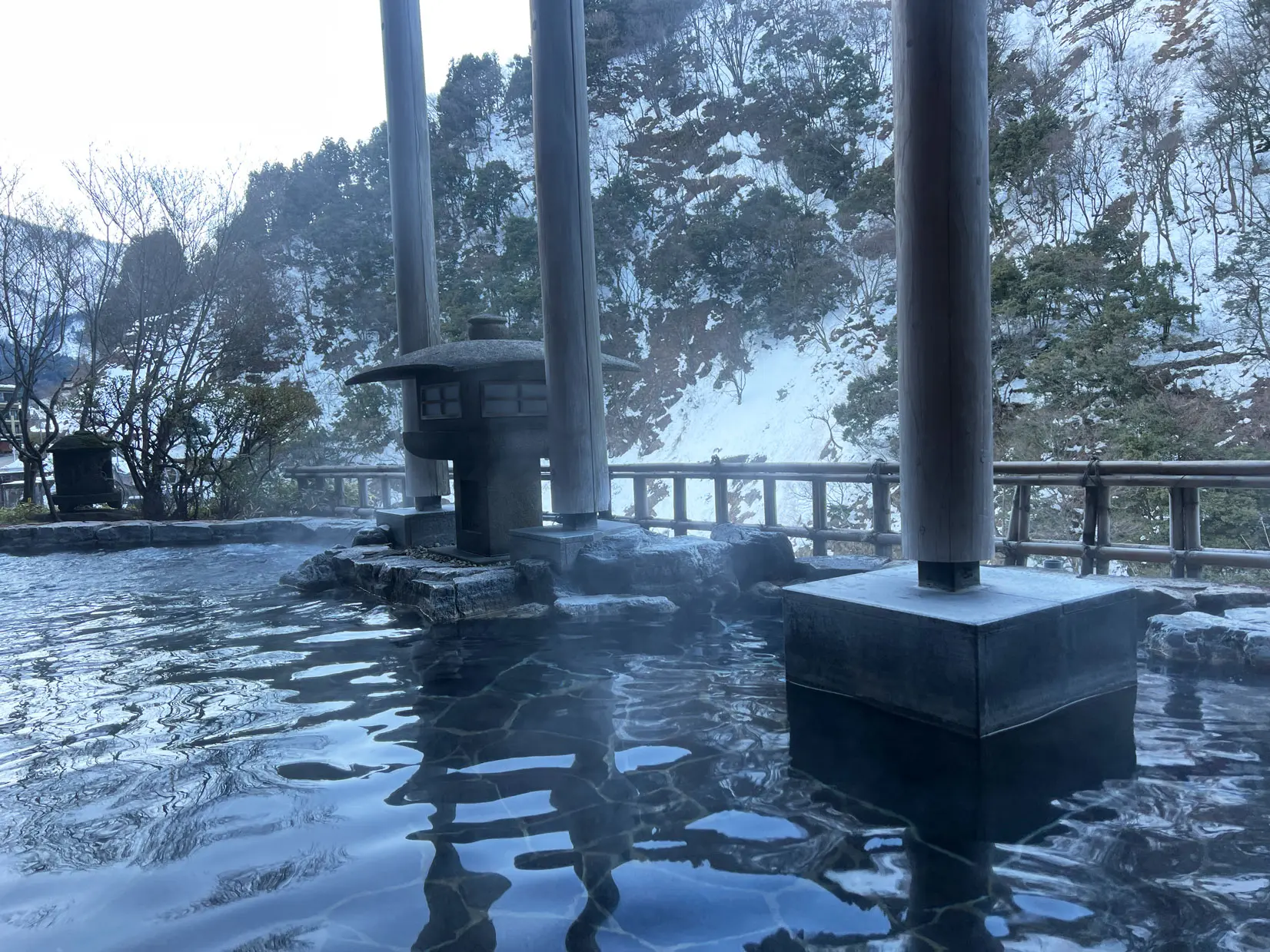 やっぱり温泉がオススメ-0