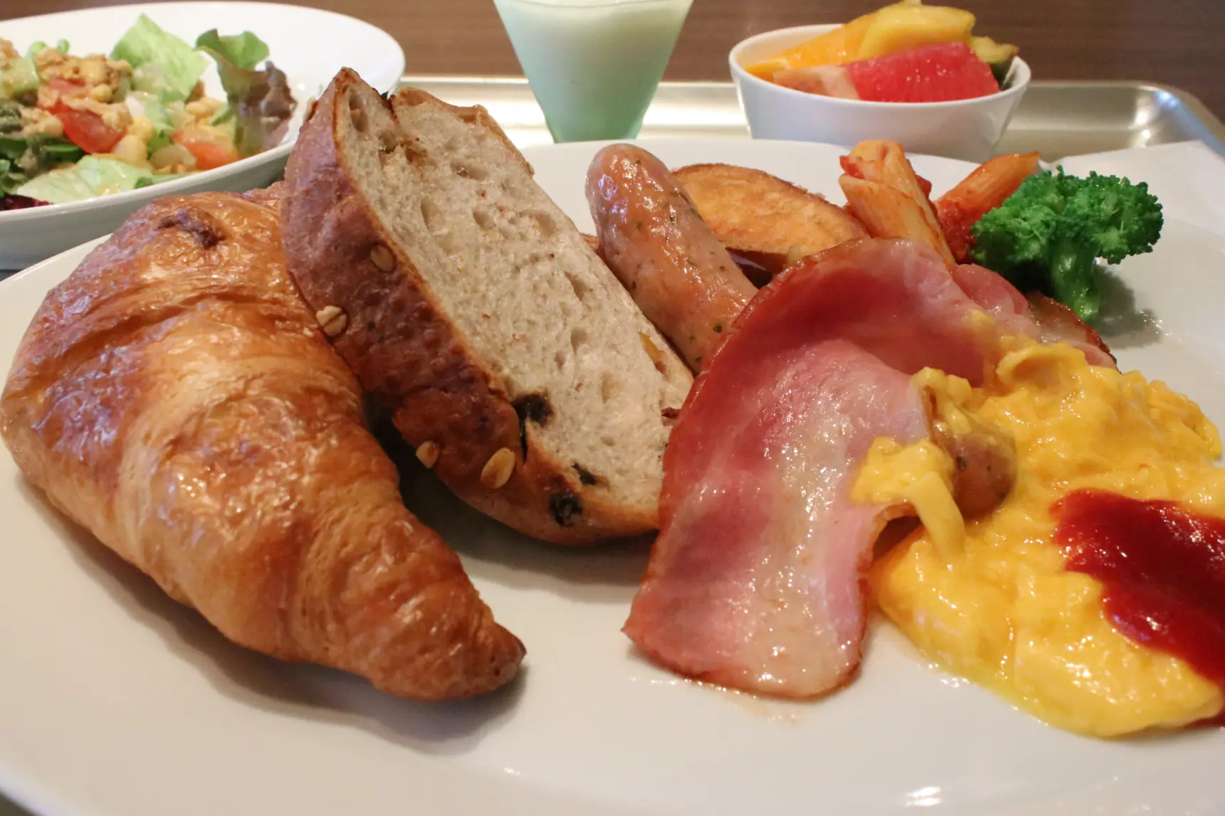 充実の朝食メニューに感激！-1