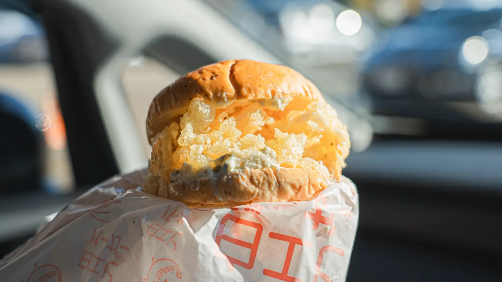 名物白エビバーガーも食べられるフードコート！-3