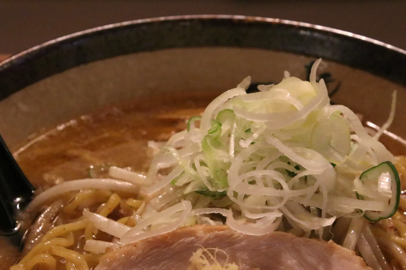 「麺屋つくし」舌をうならせる、極上の味噌ラーメンが味わえる【富山市】-2