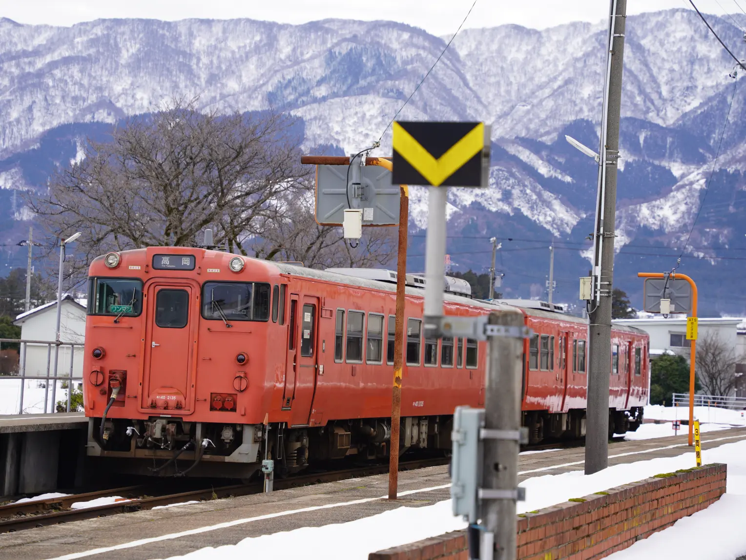 城端駅：南砺市観光の中心地-2