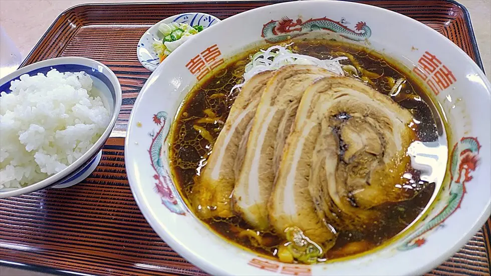 「無添加ラーメンの万里」無添加スープに手打ち麺！濃厚醤油ラーメン【富山市】-8