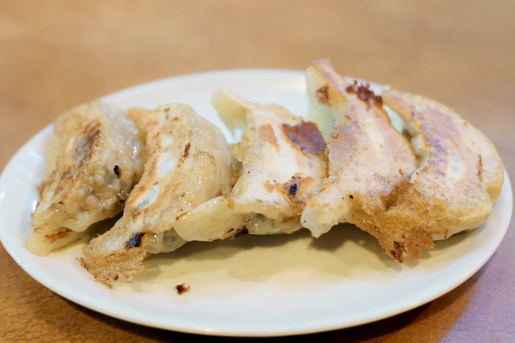 「餃子菜館 将来軒」サクサクのカツがのったロースラーメン【高岡市】-2