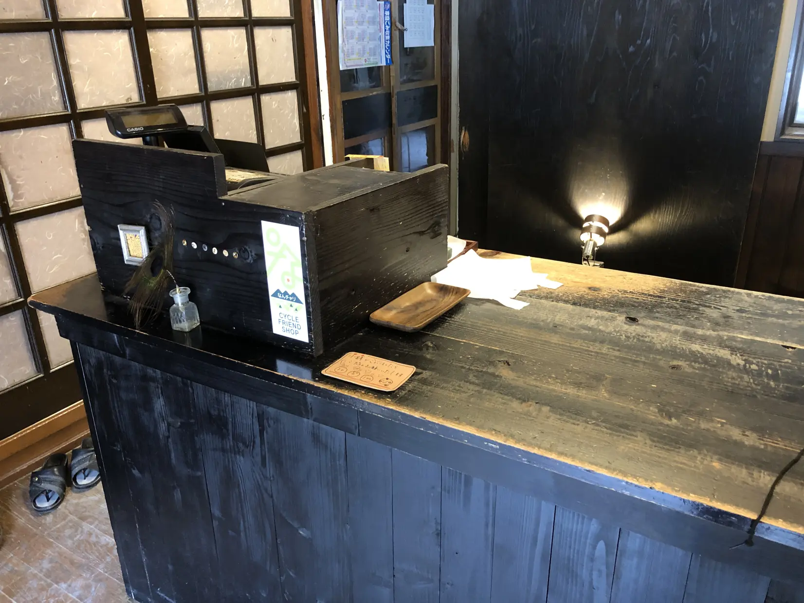 店内にはイートインスペースほか、落ち着ける工夫がいっぱい！-2