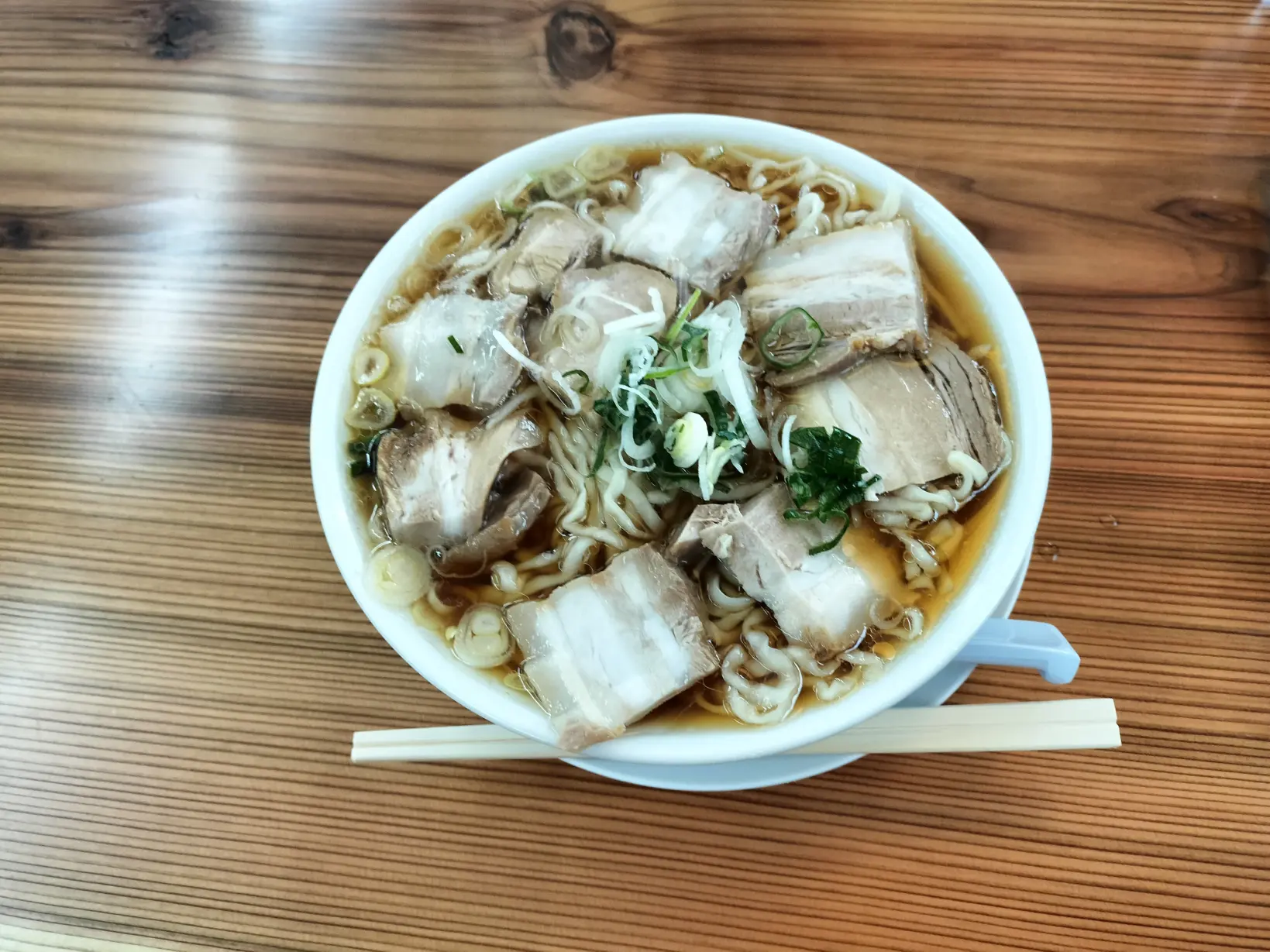 大岩に新風！手打ち平麺の中華そばに舌鼓「あざみ」-1