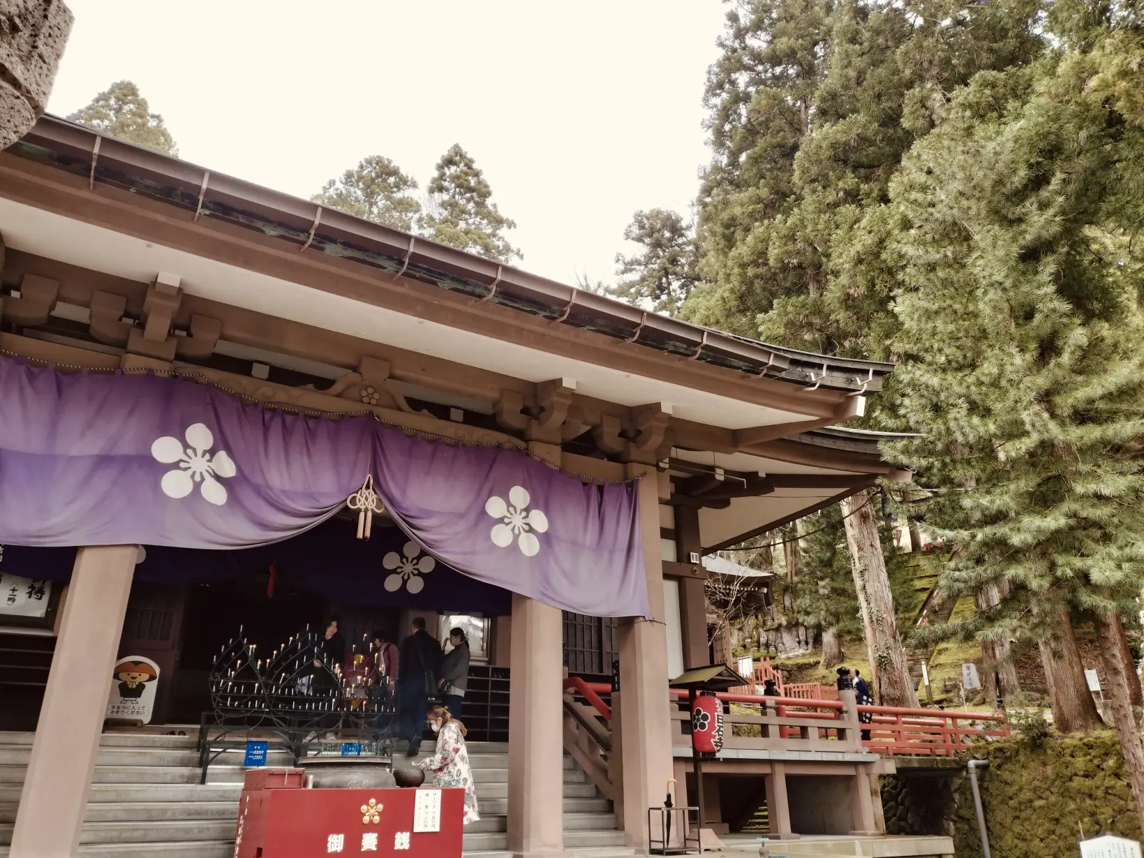 自然に囲まれた境内に癒やされる「大岩山日石寺」-0