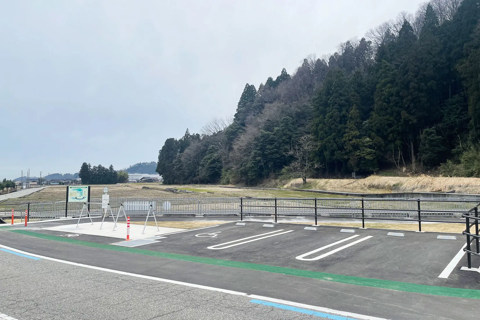 駐車場-0