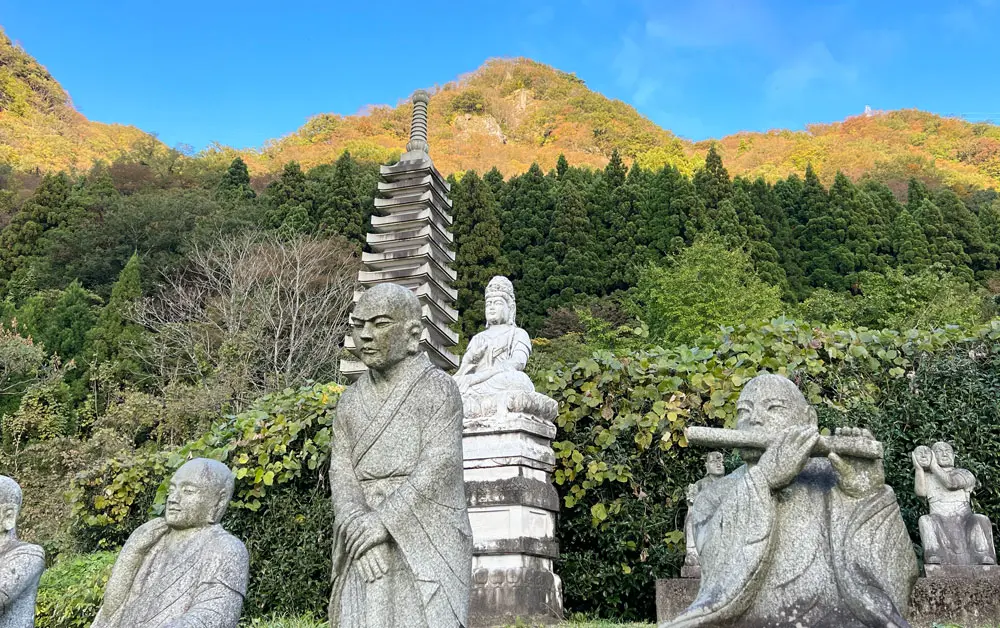 1200体以上の石像「おおざわの石仏の森」と「ふれあい石像の里」に行っ 1200体以上の石像「おおざわの石仏の森」と「ふれあい石像の里」に行っ