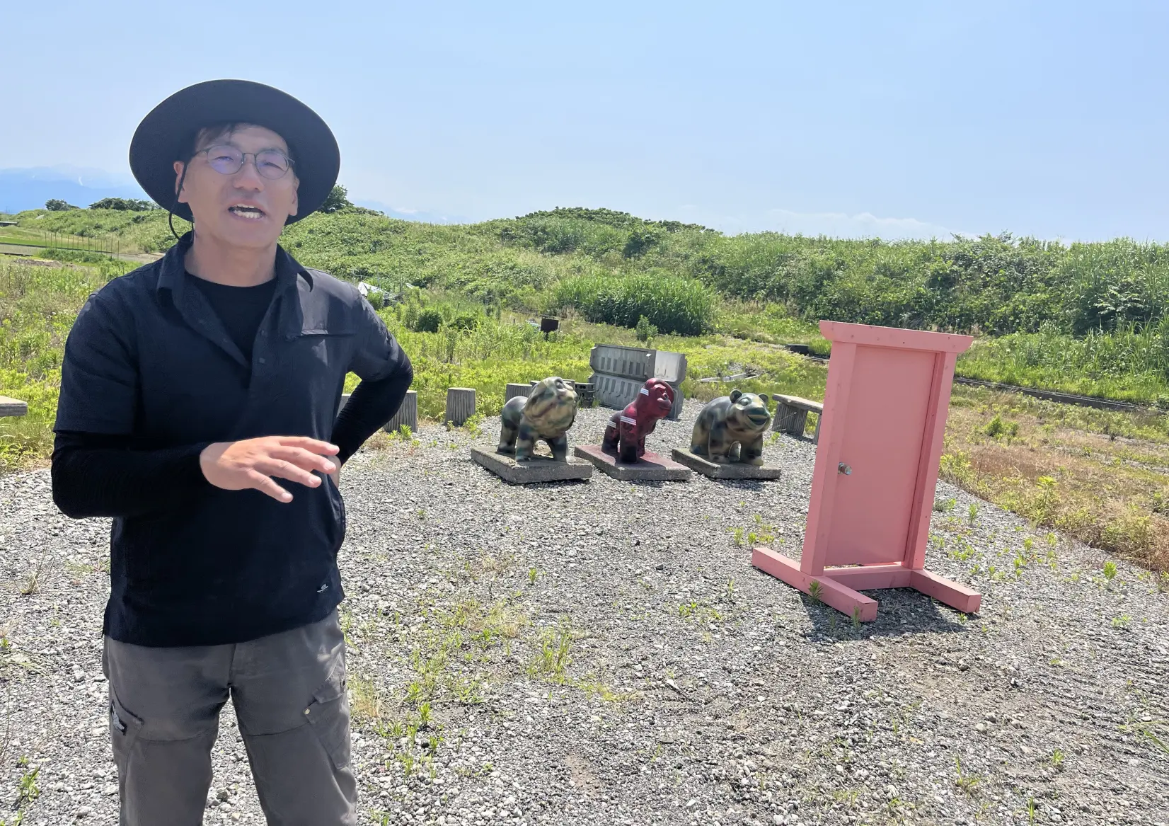 100万本の開花を目指し、サッカーコート2.6面分の畑を耕す大場さん-0