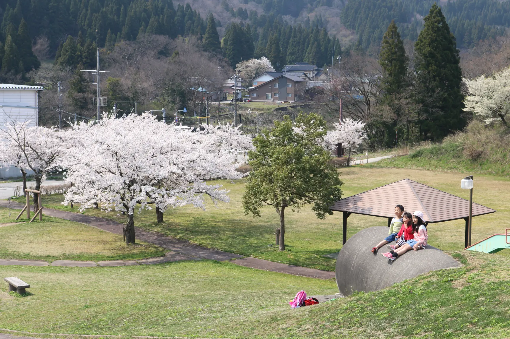2、道の駅 細入にある「ふれあい公園」-2