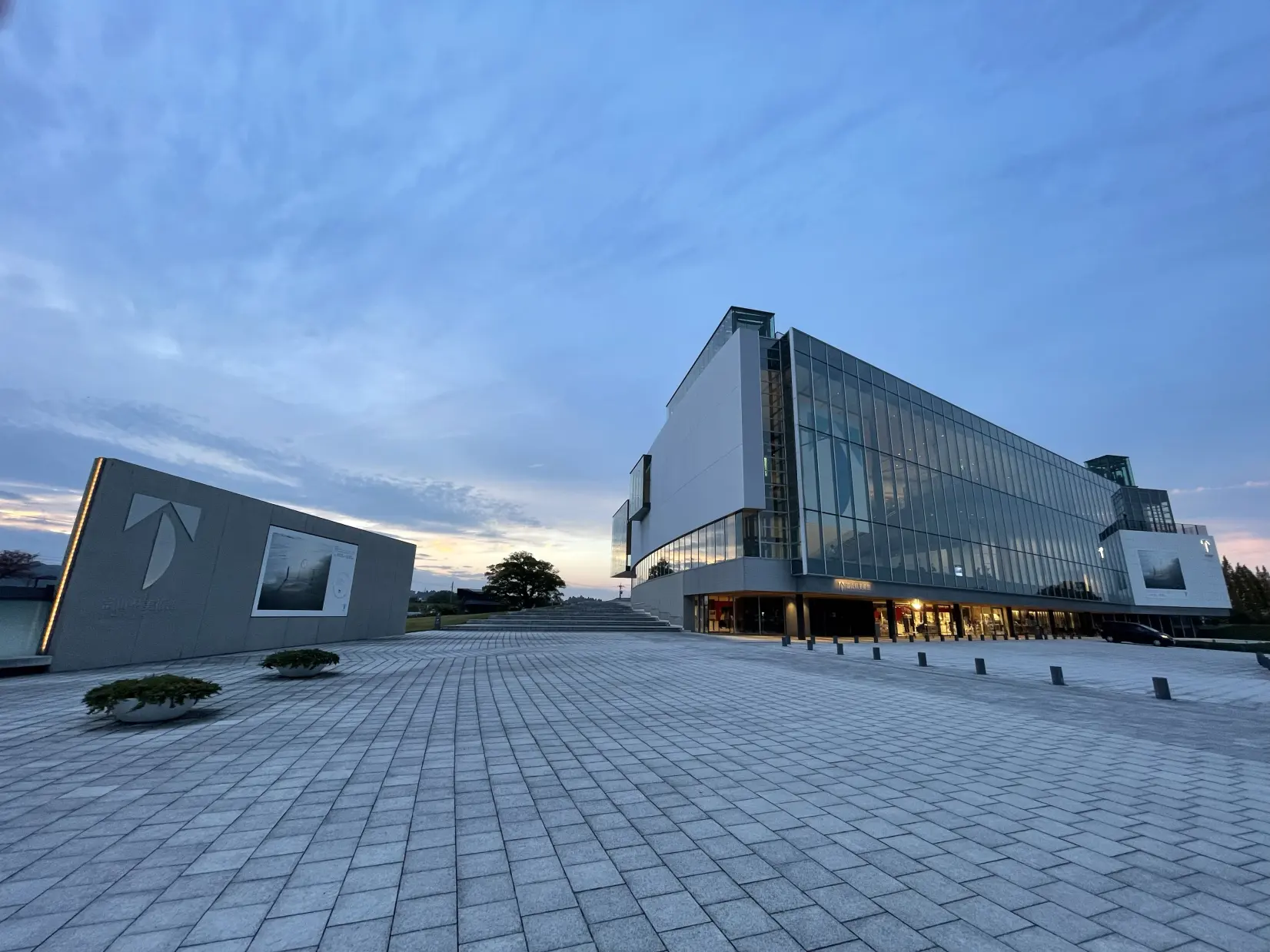 富山県美術館でアートを堪能-0
