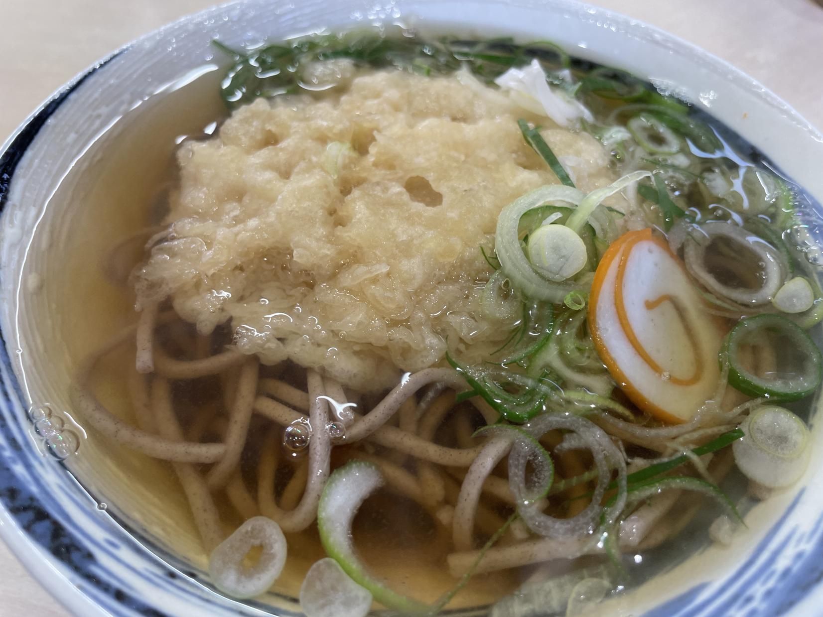 駅前にある人気店「麺類食堂」-0