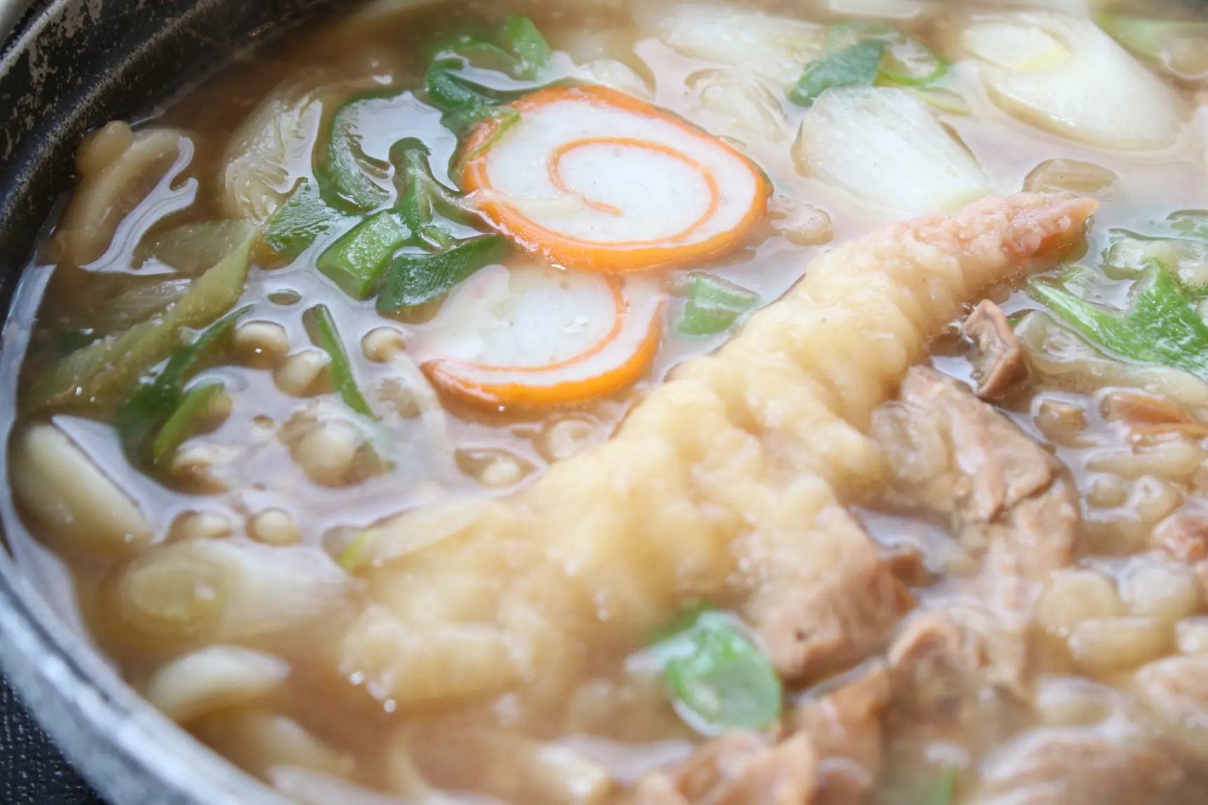 「手延うどん田舎」氷見のうどんを使用！極上もつ煮込みうどん【小矢部市】-2