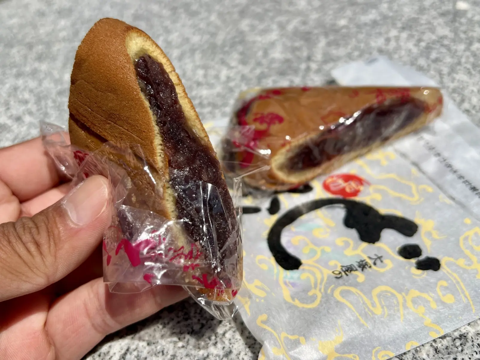 「大塚屋」ユニークな見た目の三角どらやき【富山市】-2