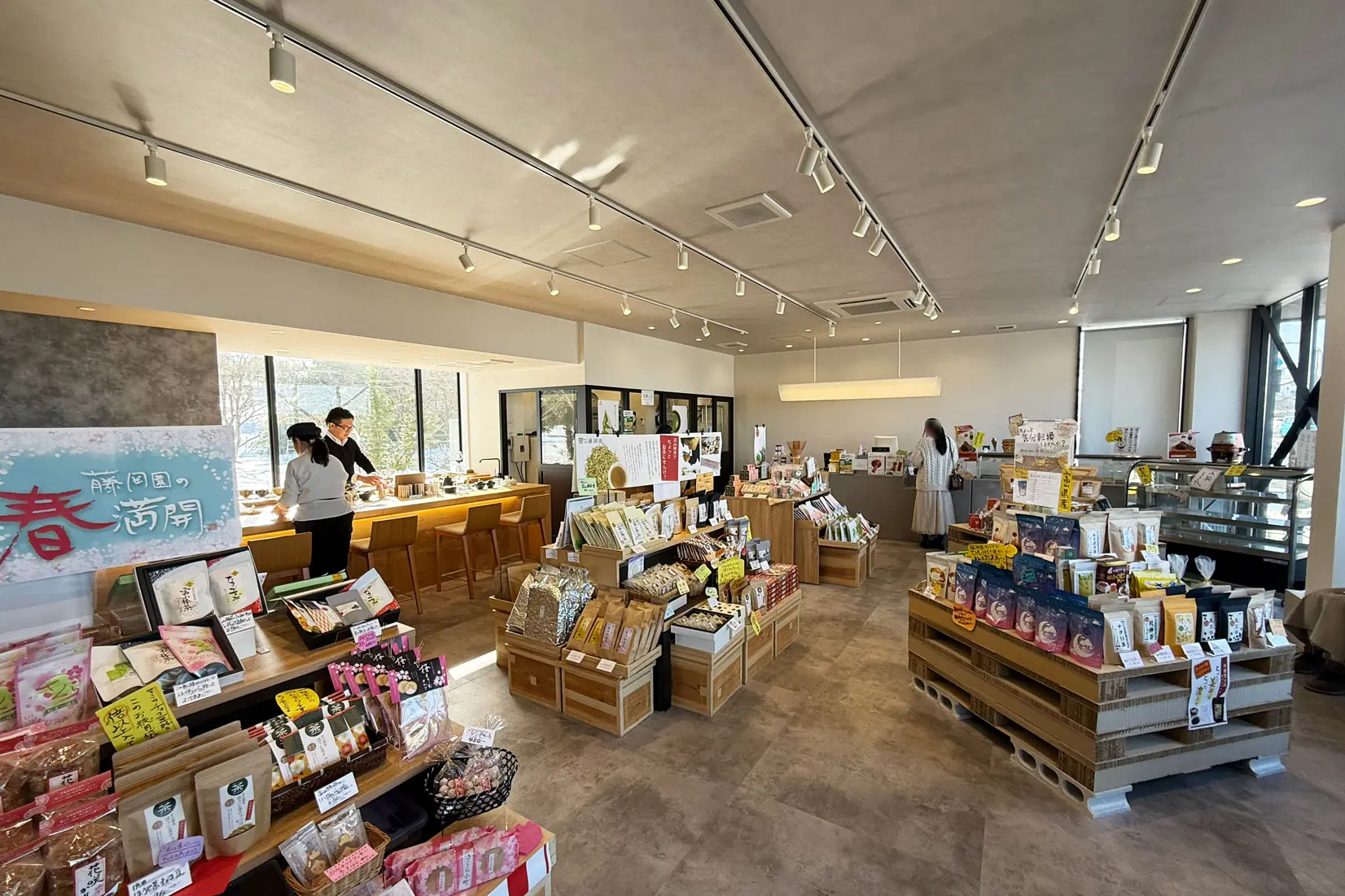 「お茶屋藤岡園 黒河本店」1878年創業の抹茶スイーツ【射水市】-2