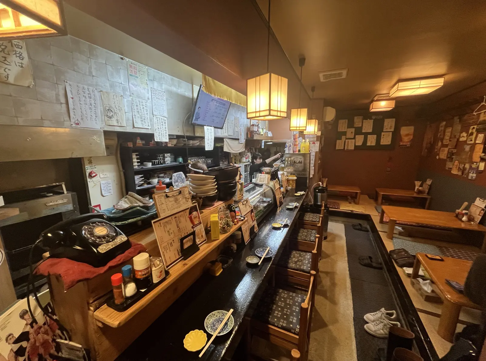 【居酒屋来多郎】カレイの煮付けや黒電話に青春時代を思い返す-1