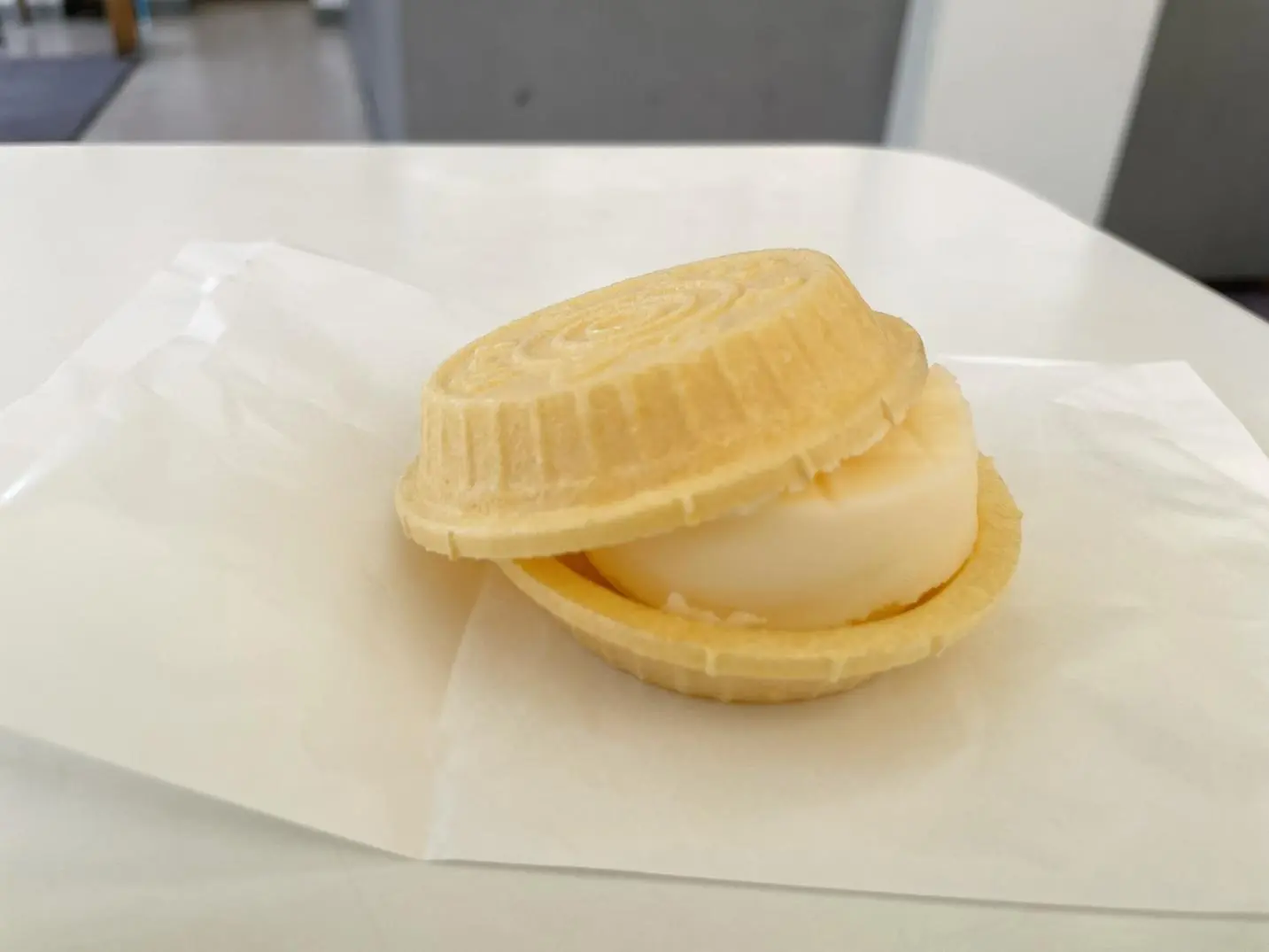 3．昔ながらのモナカを味わえる「山川 山室店」（富山市）-1