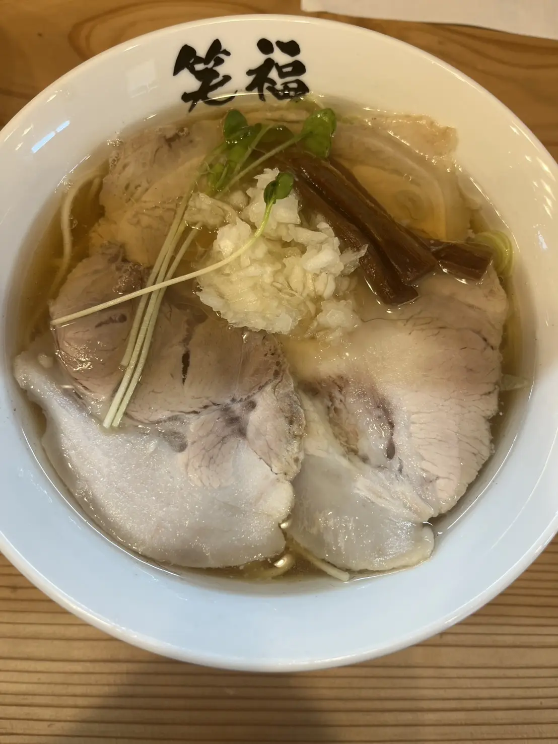 【ひまわり畑周辺施設1】卵を使わない自家製麺にこだわり「中華そば笑福」-0